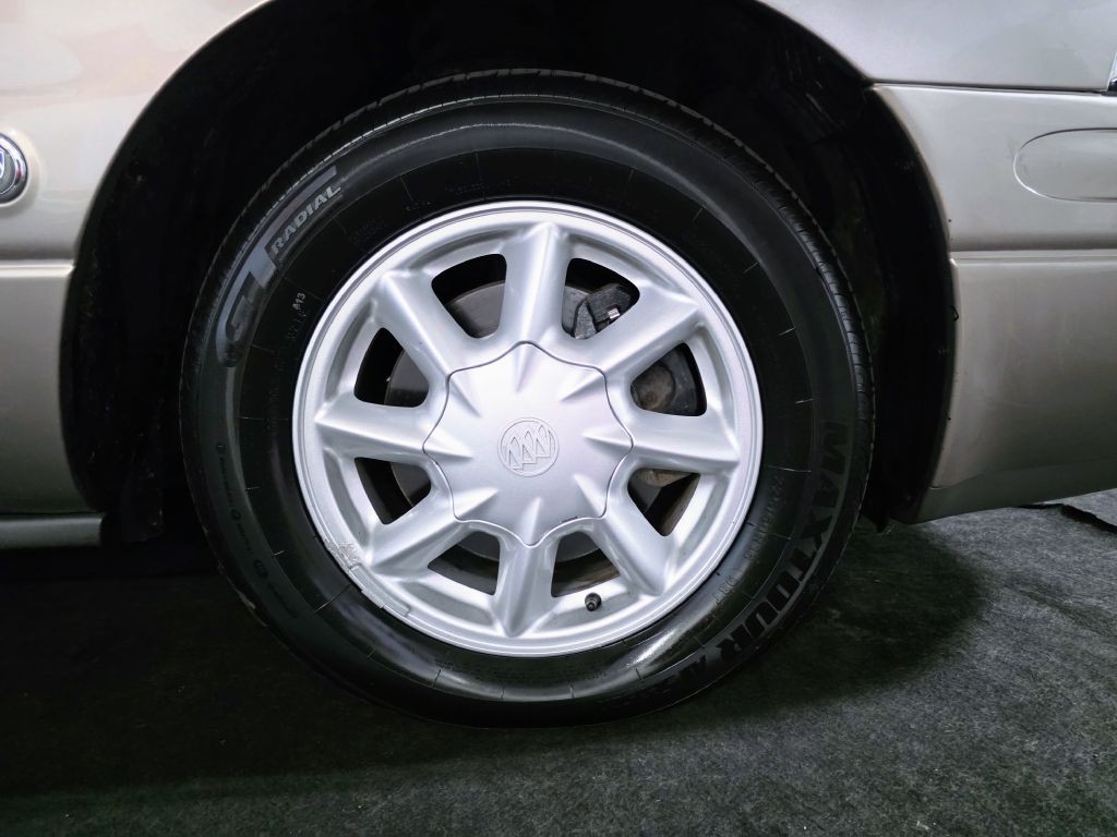 2004 Buick LeSabre Image 39