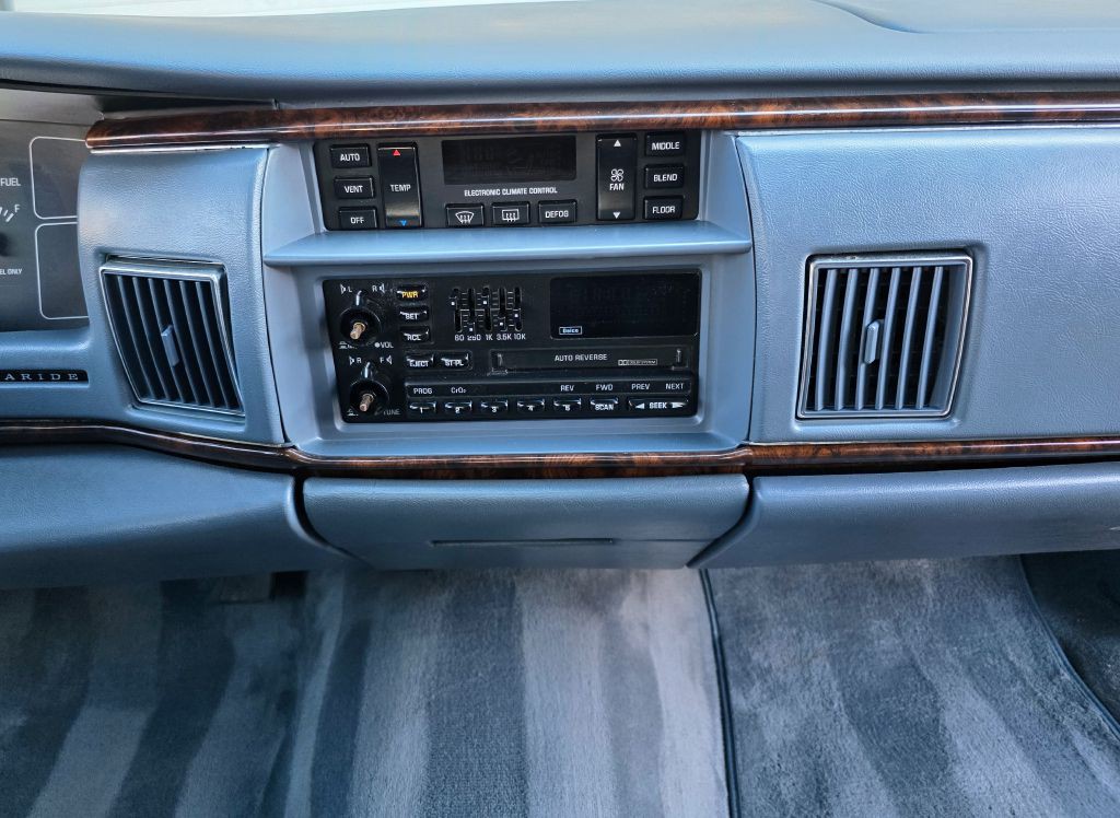 1994 Buick Roadmaster Image 15