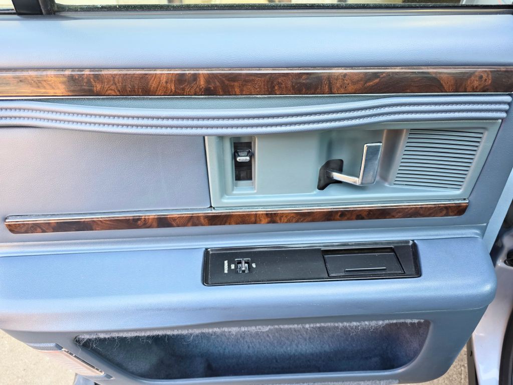 1994 Buick Roadmaster Image 19