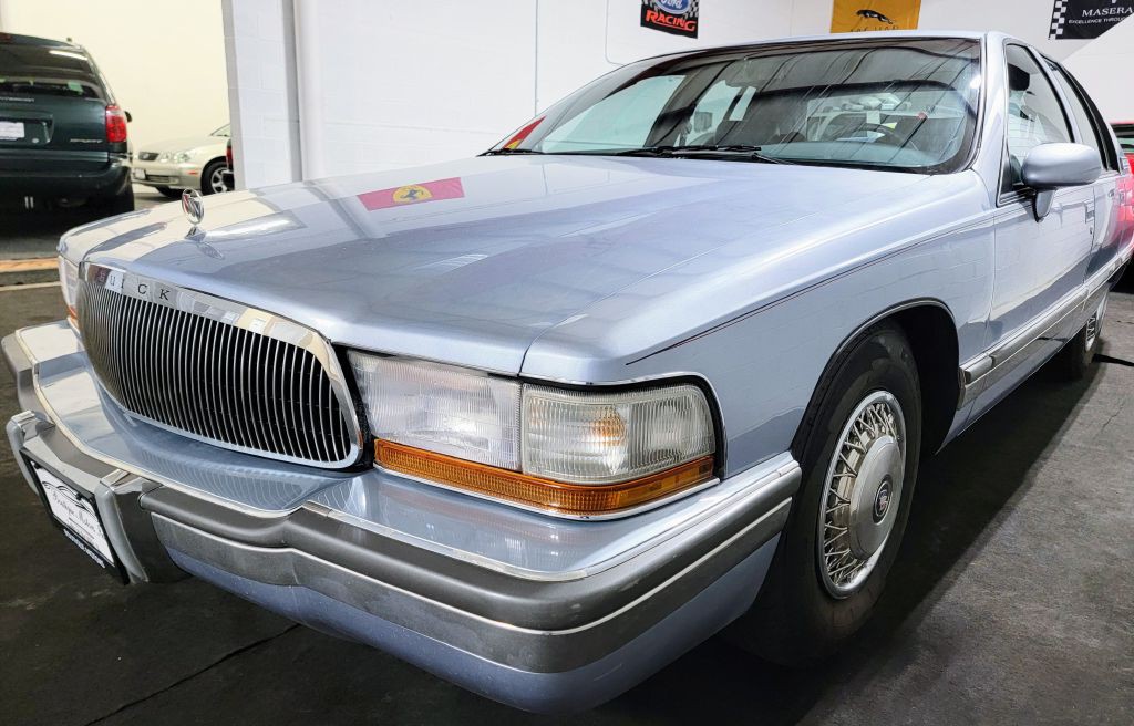 1994 Buick Roadmaster Image 25