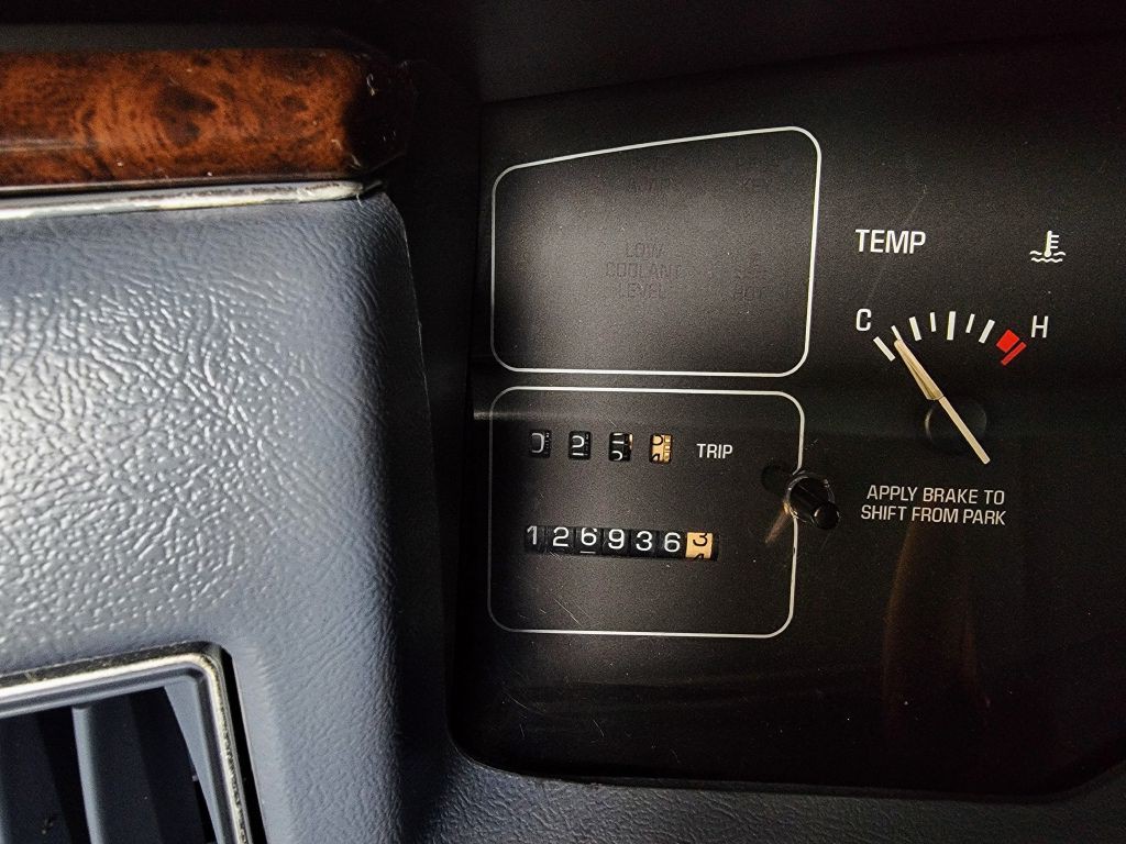 1994 Buick Roadmaster Image 39