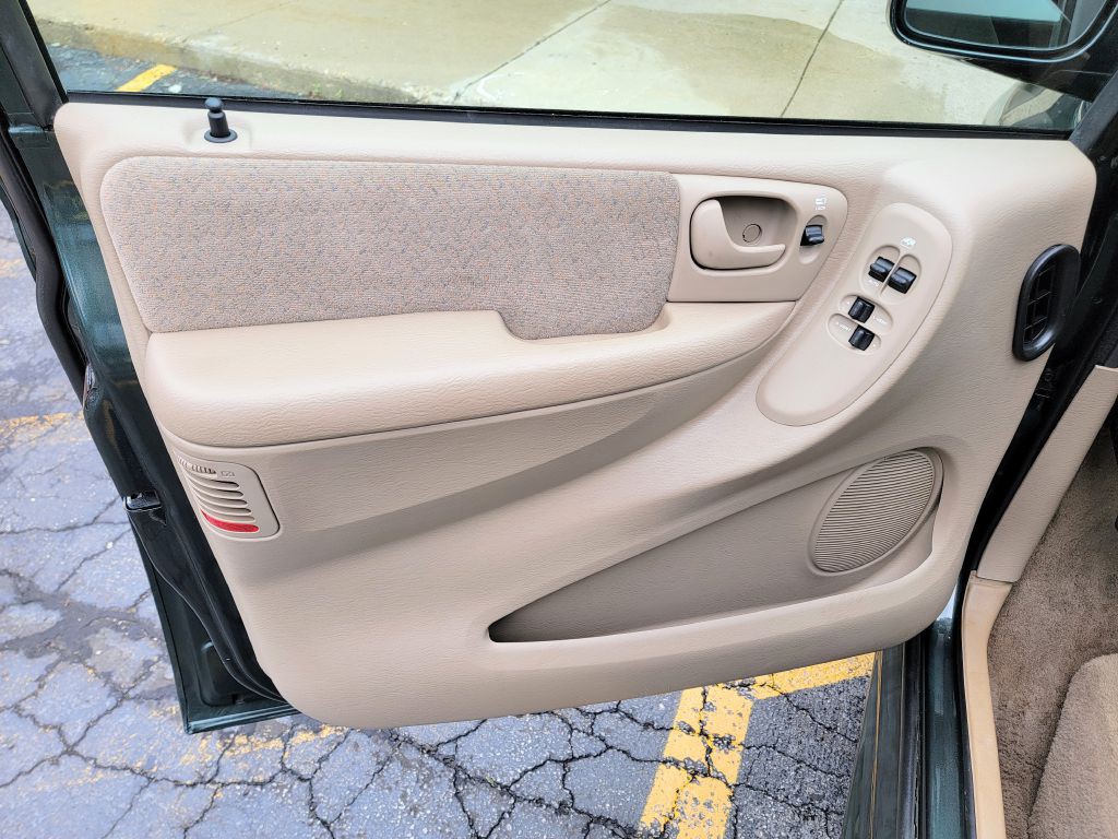 2001 Dodge Grand Caravan Image 27