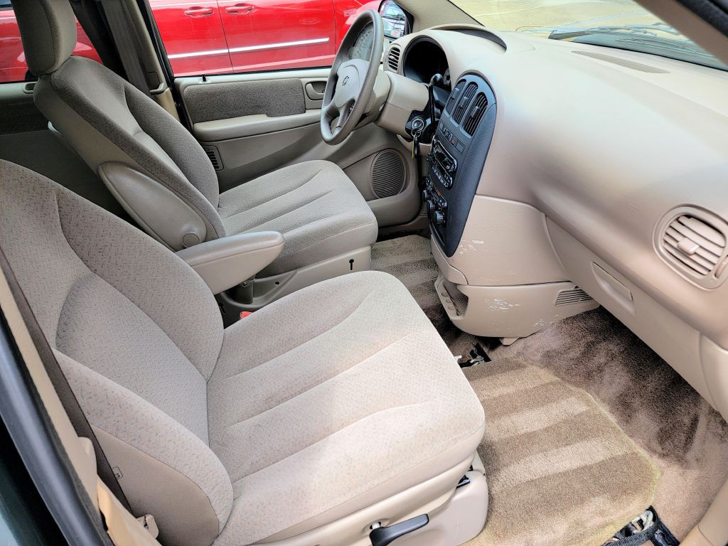 2001 Dodge Grand Caravan Image 32