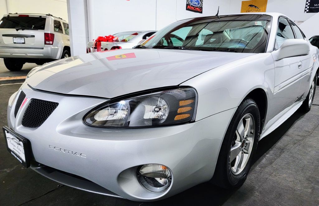 2005 Pontiac Grand Prix Image 5