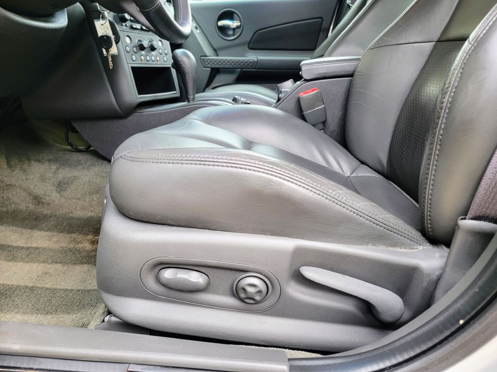 2005 Pontiac Grand Prix Image 11