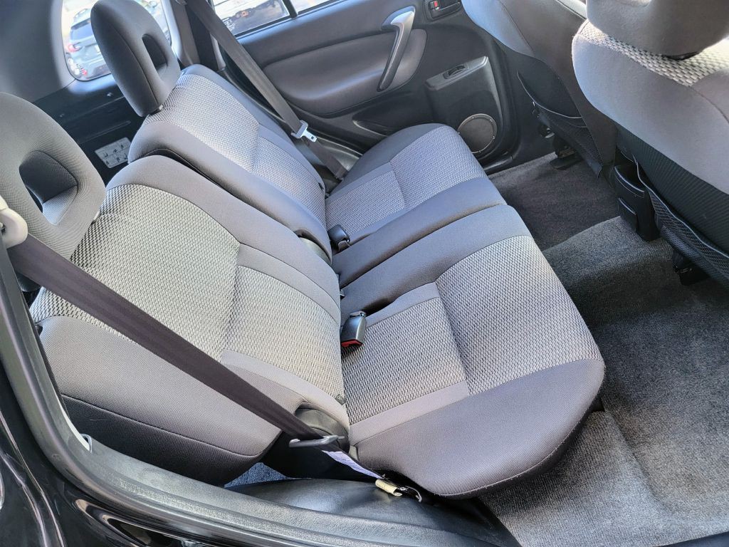 2005 Toyota Rav4 Image 16