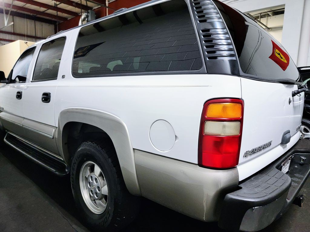 2000 Chevrolet Suburban Image 13