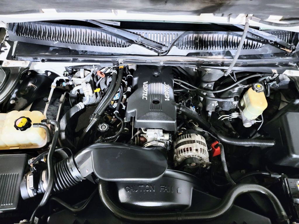 2000 Chevrolet Suburban Image 18
