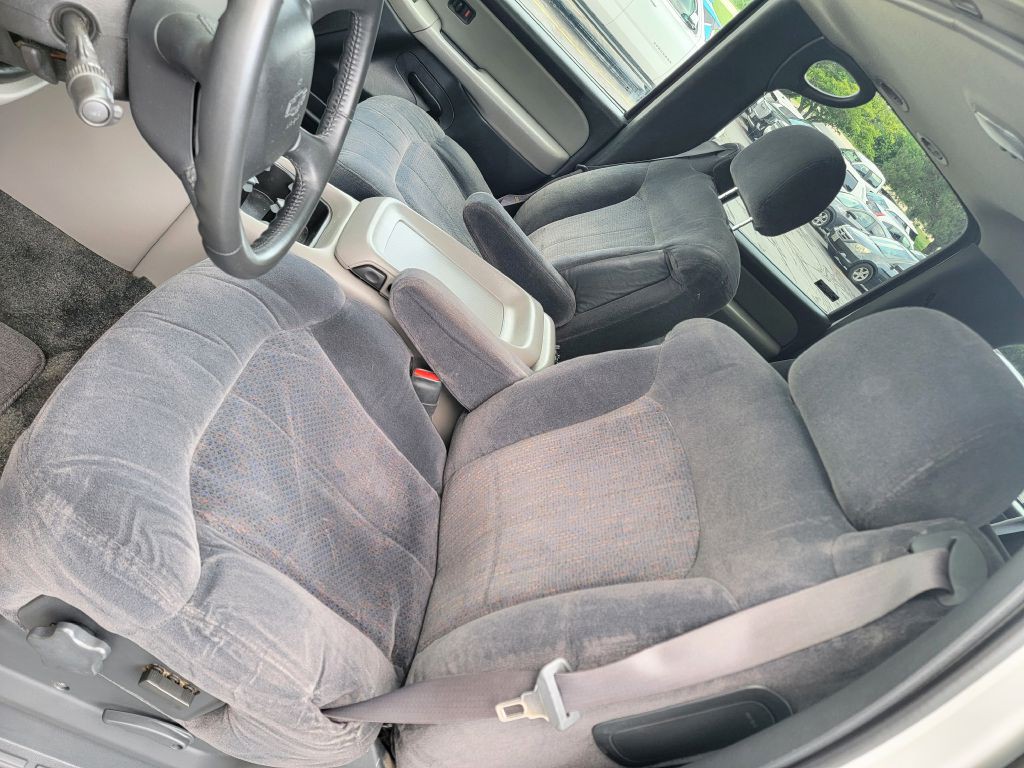 2000 Chevrolet Suburban Image 32