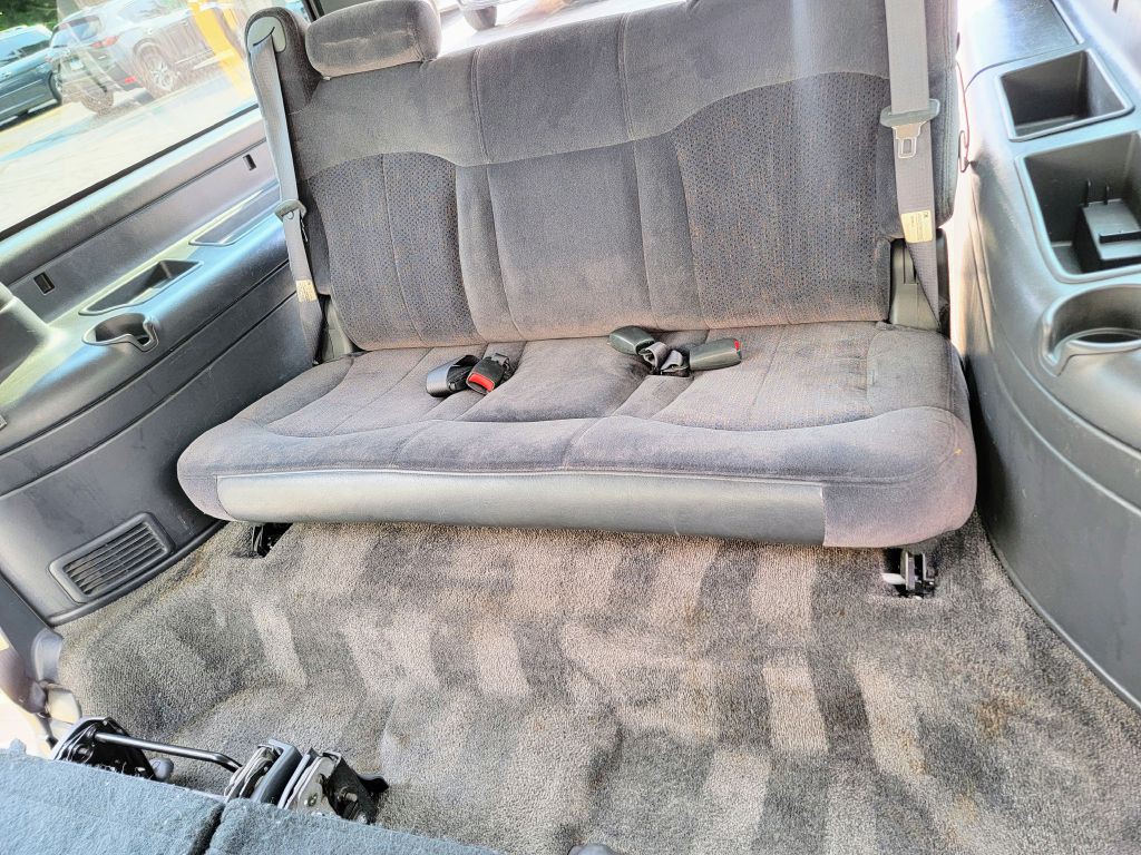 2000 Chevrolet Suburban Image 38