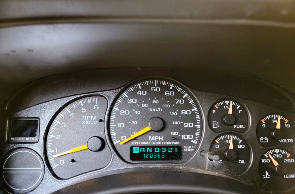 2000 Chevrolet Suburban Image 76