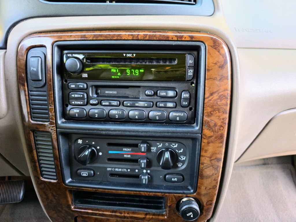 1999 Ford Windstar Image 17