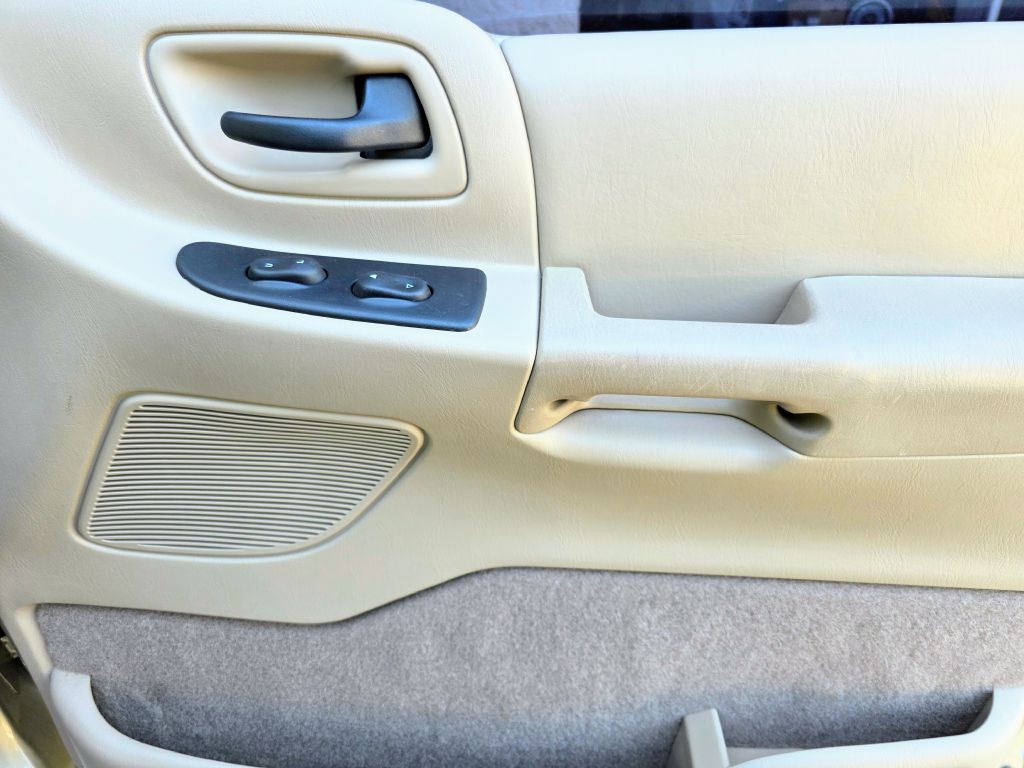 1999 Ford Windstar Image 18
