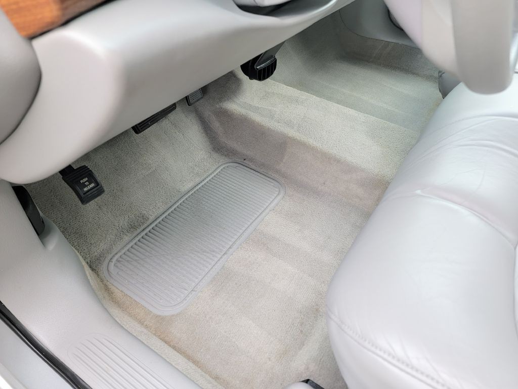 2000 Buick LeSabre Image 28