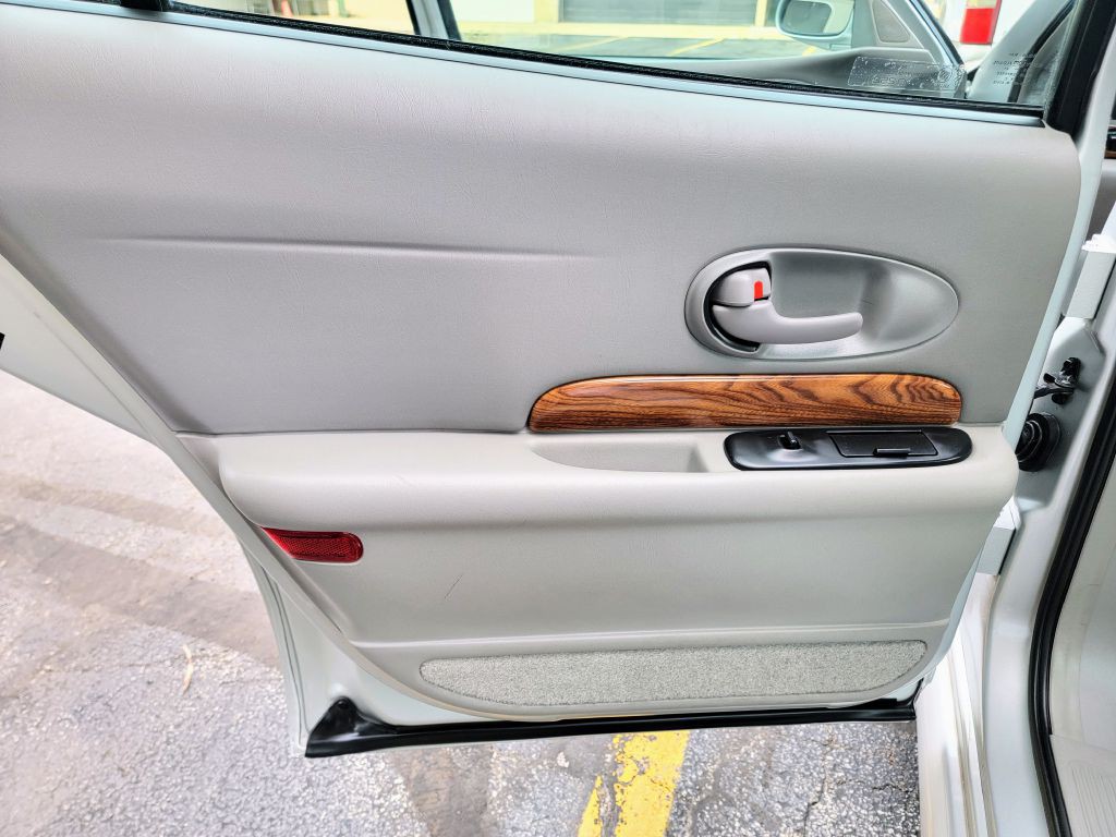 2000 Buick LeSabre Image 38