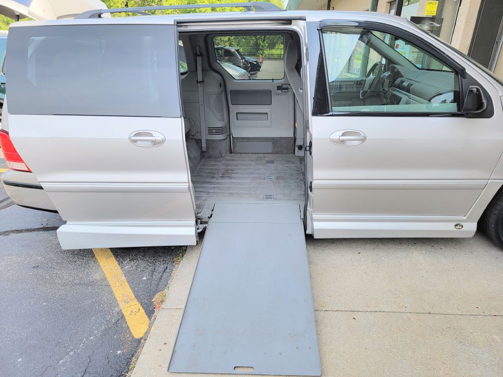 2006 Ford Freestar Image 30