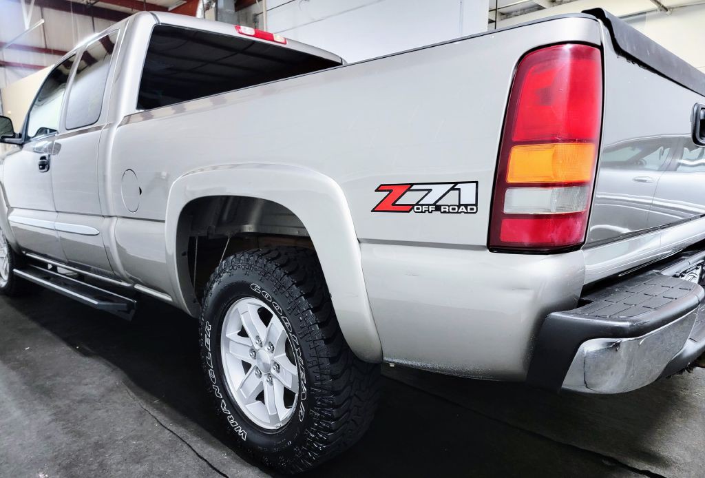 2003 GMC Sierra Image 14