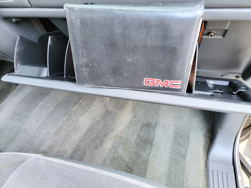 2003 GMC Sierra Image 37