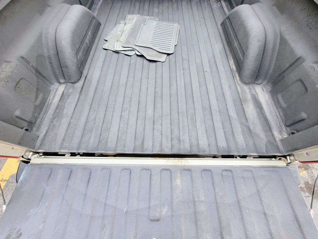 2003 GMC Sierra Image 74