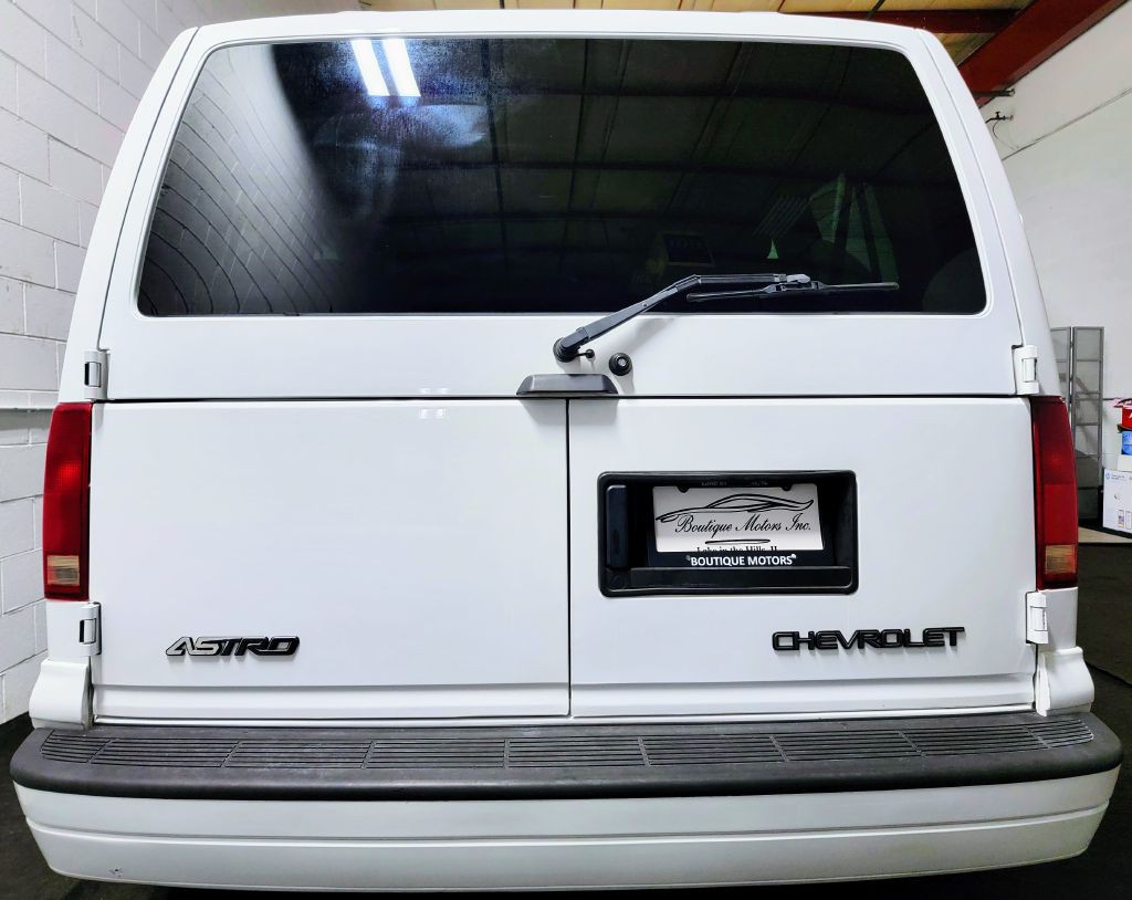 2005 Chevrolet Astro Image 15