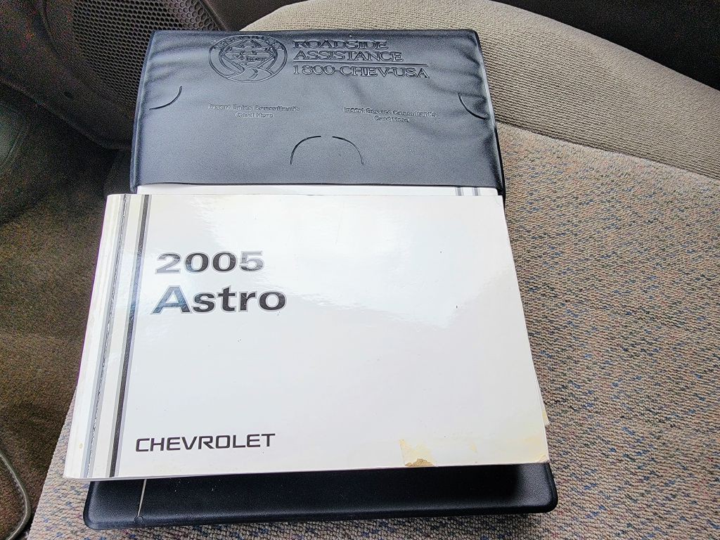 2005 Chevrolet Astro Image 34