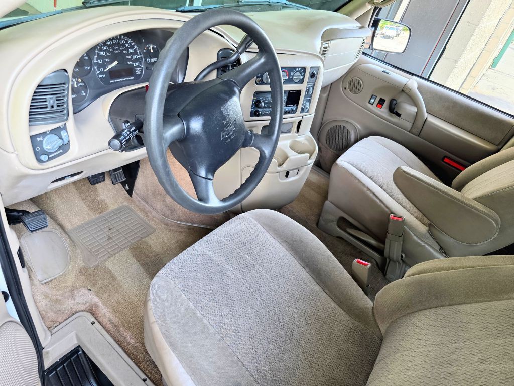 2005 Chevrolet Astro Image 50