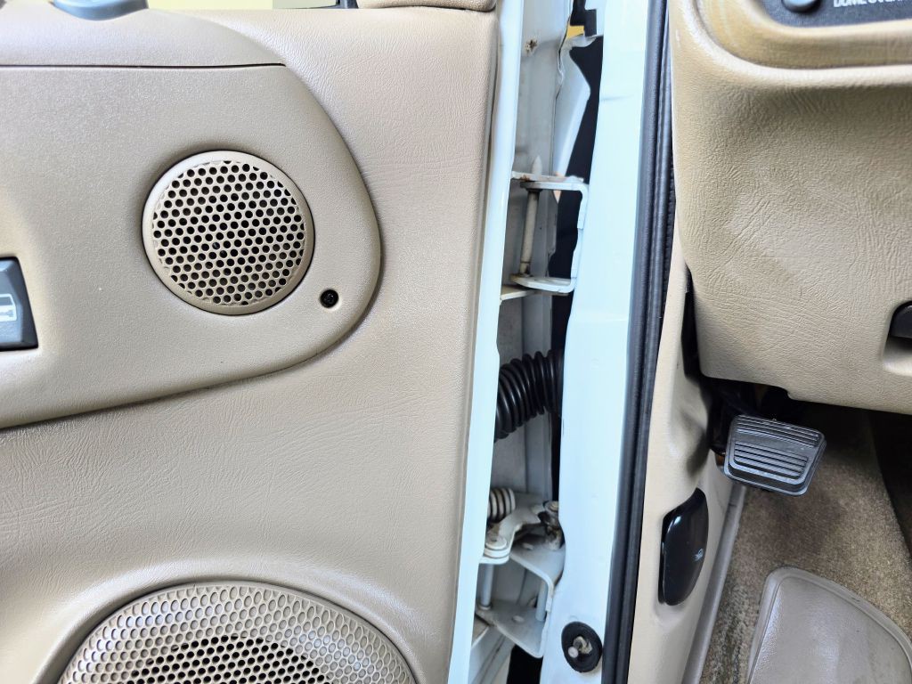 2005 Chevrolet Astro Image 52