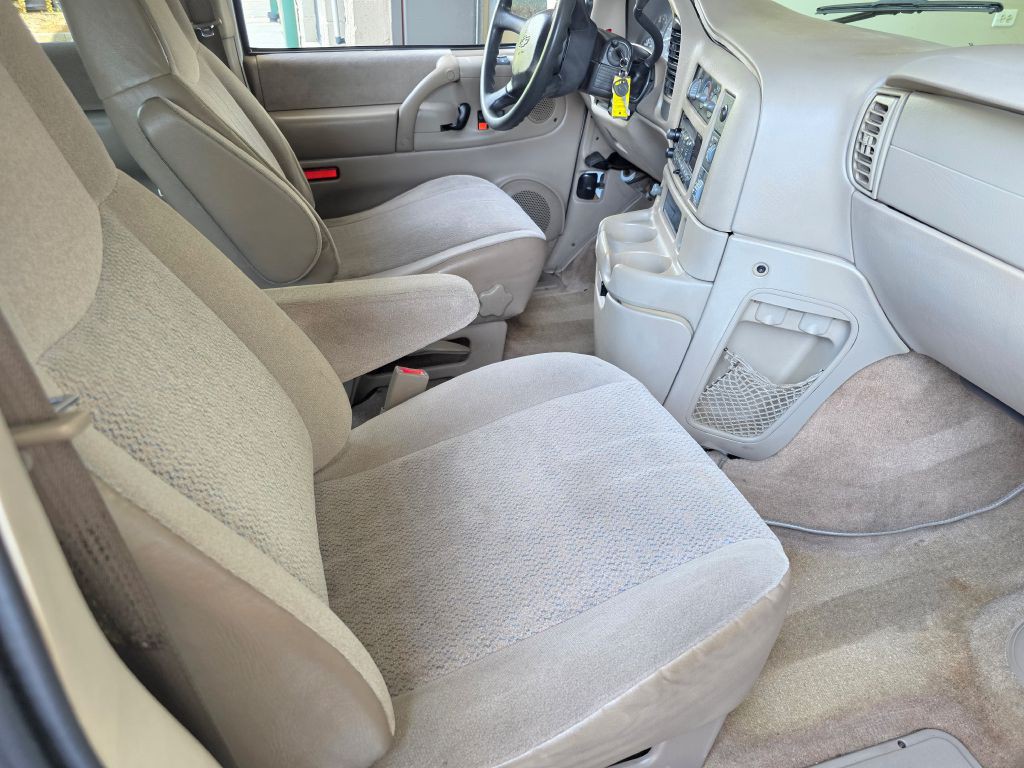 2005 Chevrolet Astro Image 53