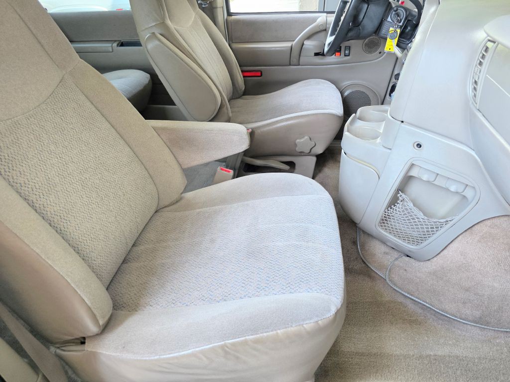 2005 Chevrolet Astro Image 54