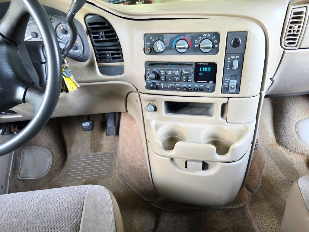 2005 Chevrolet Astro Image 58