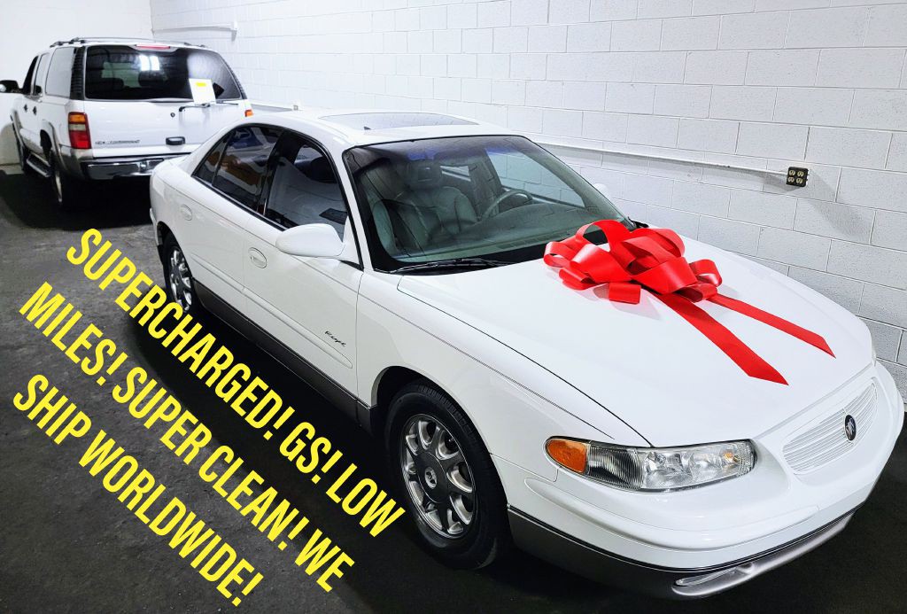 2000 Buick Regal Image 1