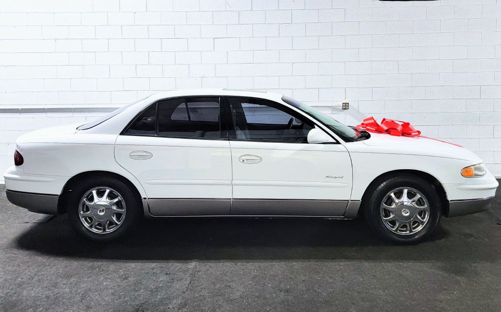 2000 Buick Regal Image 5