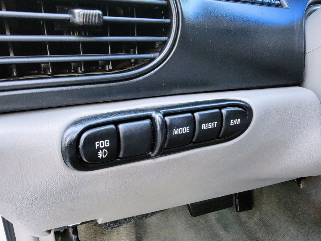 2000 Buick Regal Image 29
