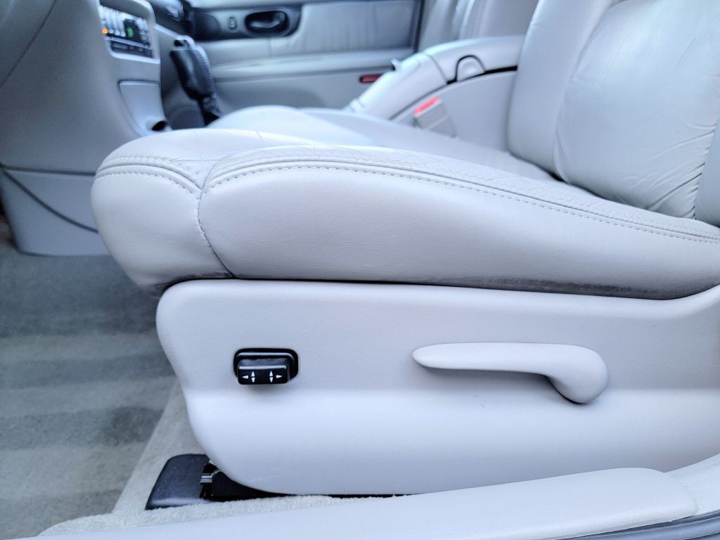 2000 Buick Regal Image 32