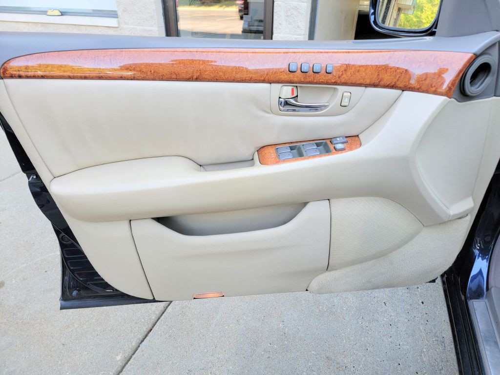 2006 Lexus LS Image 13