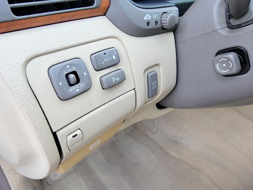 2006 Lexus LS Image 14