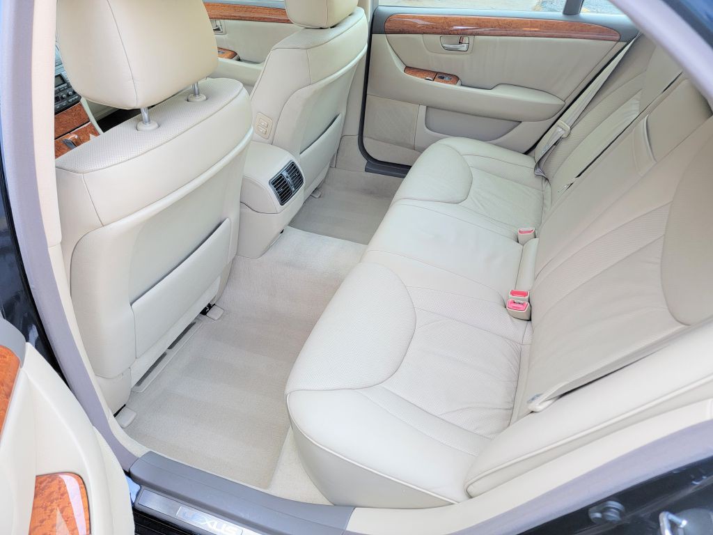 2006 Lexus LS Image 16