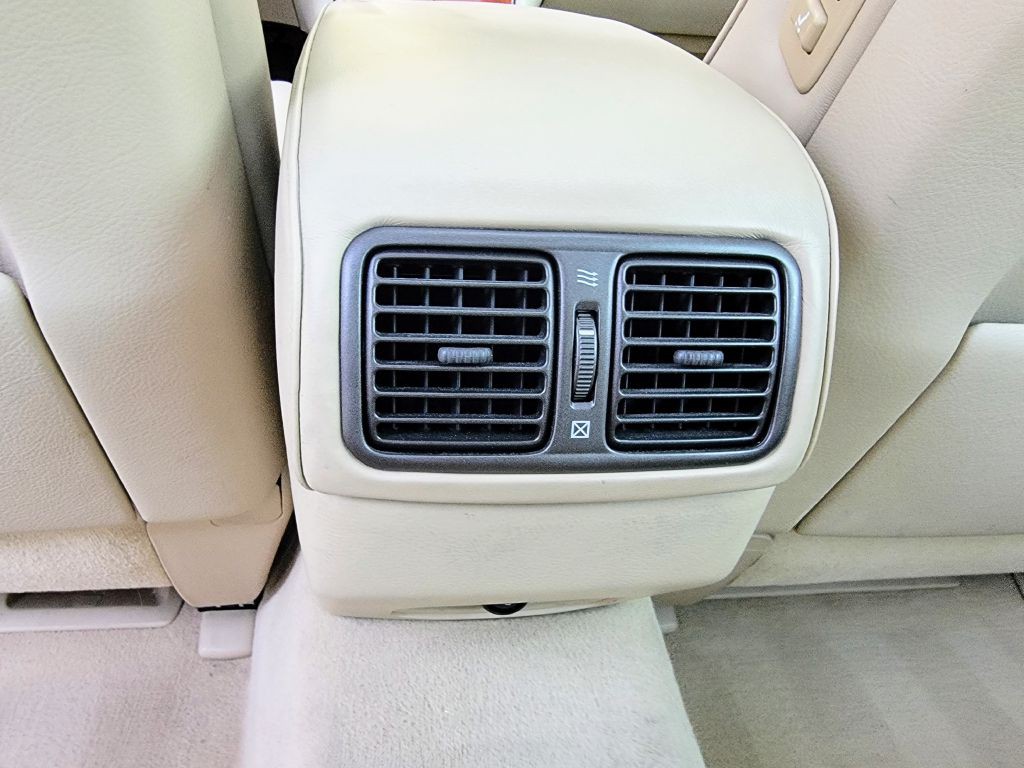 2006 Lexus LS Image 21