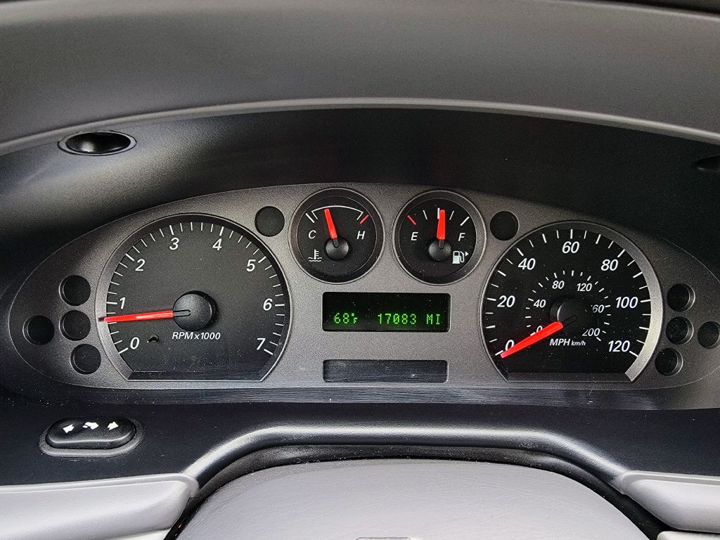 2004 Ford Taurus Image 4