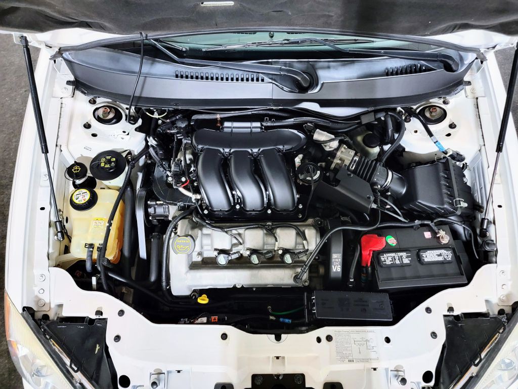 2004 Ford Taurus Image 5