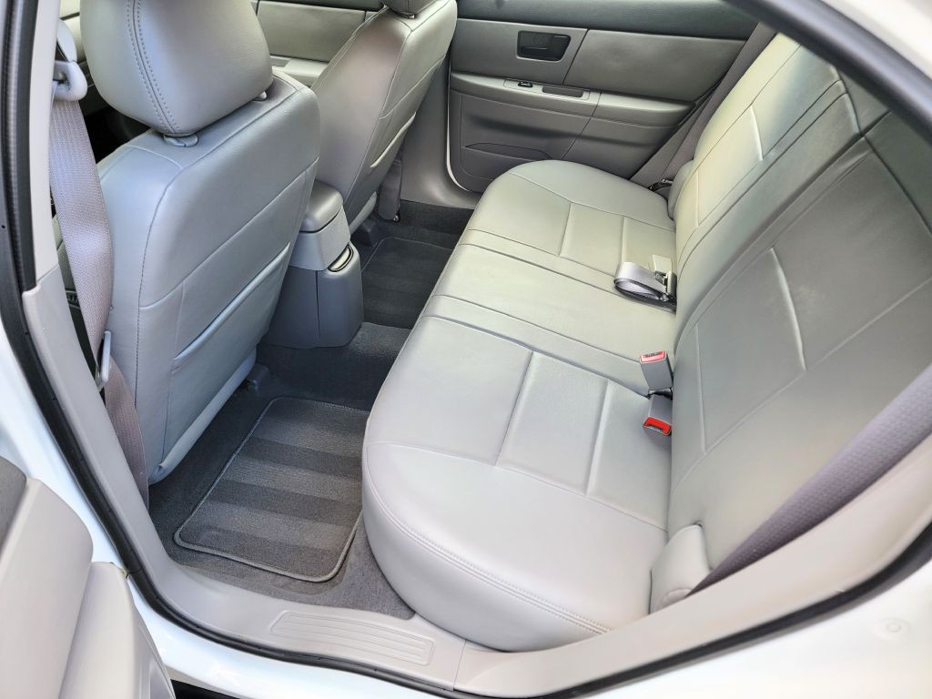 2004 Ford Taurus Image 18