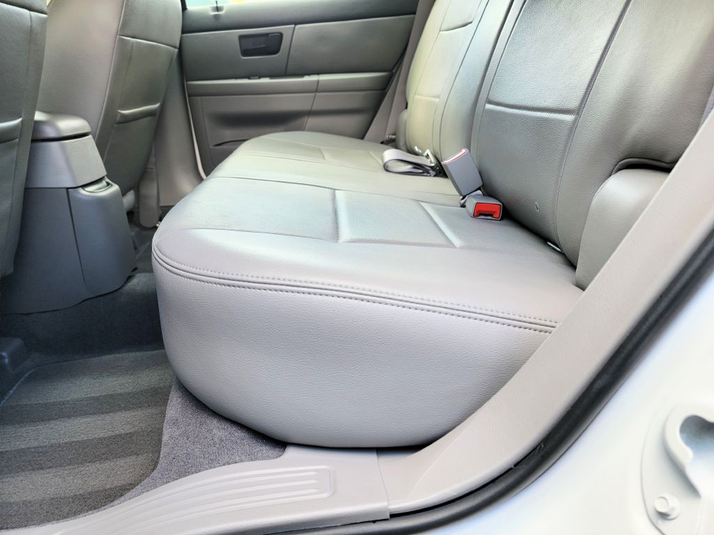 2004 Ford Taurus Image 20