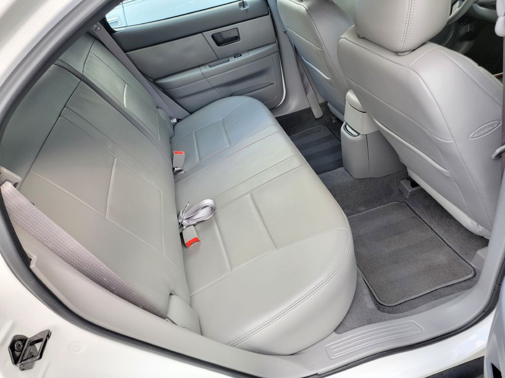 2004 Ford Taurus Image 25