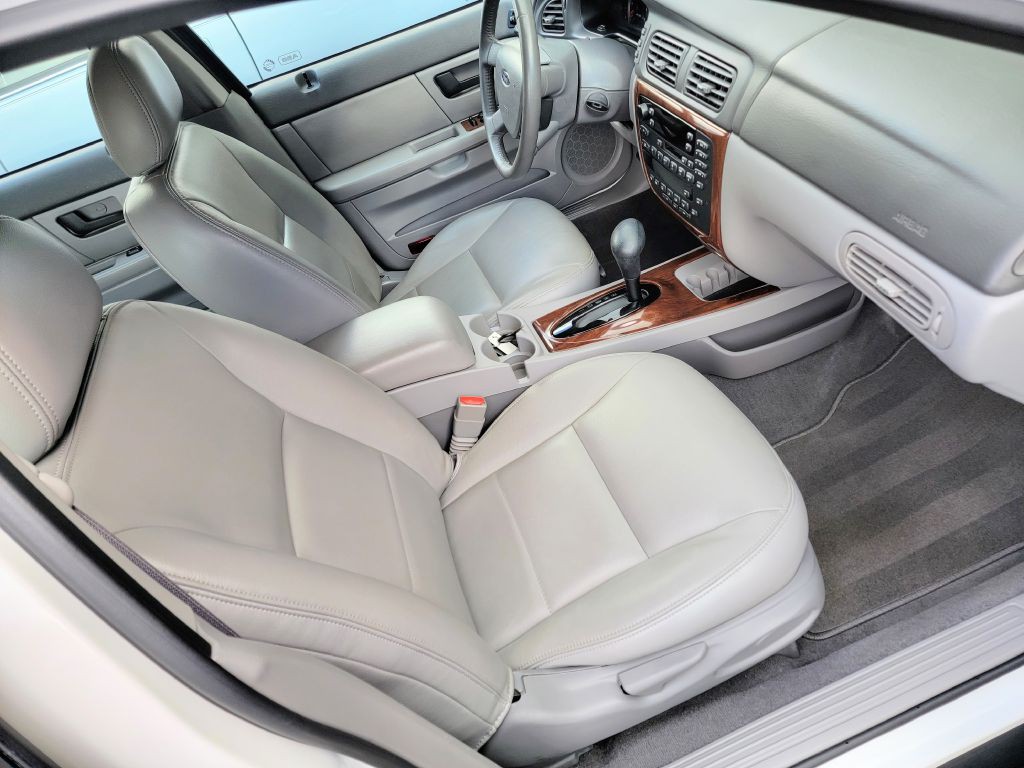 2004 Ford Taurus Image 29