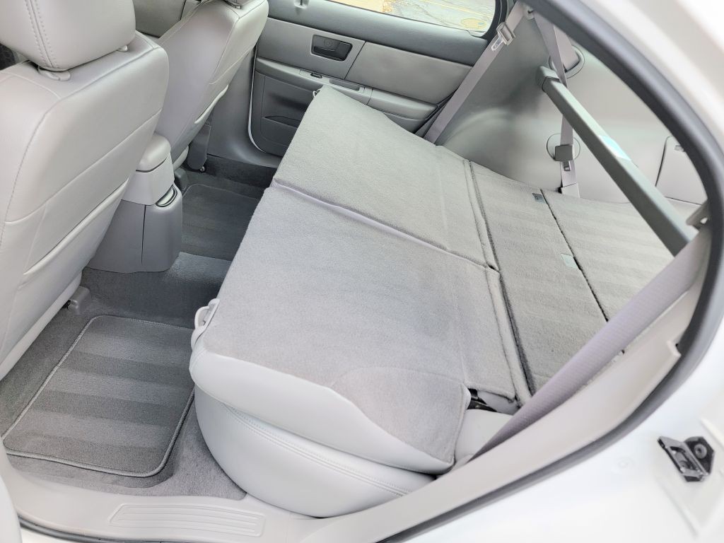 2004 Ford Taurus Image 40