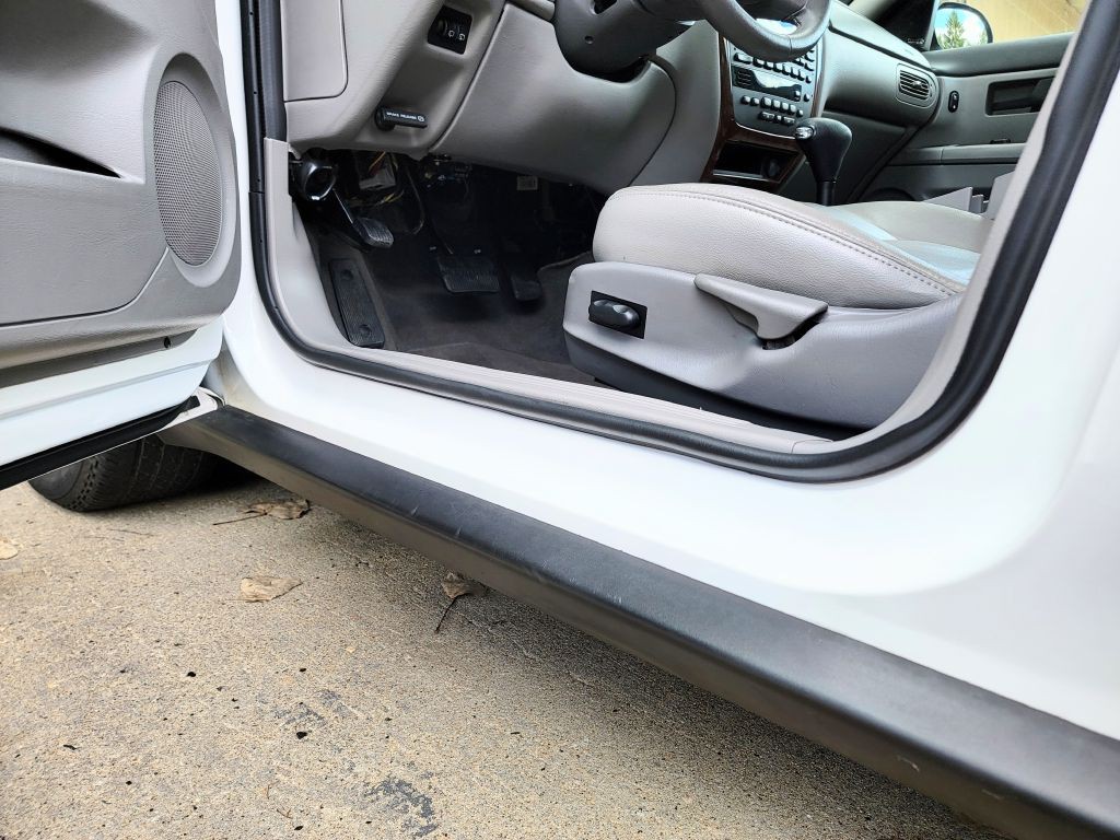 2004 Ford Taurus Image 51