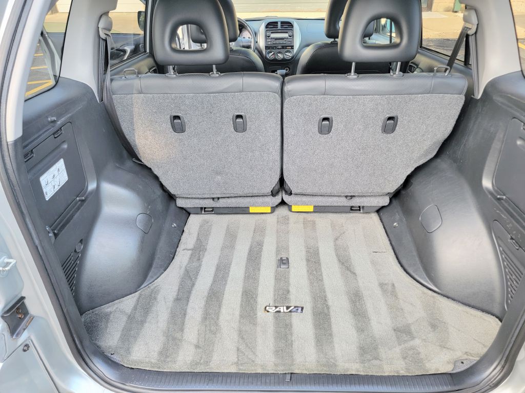 2005 Toyota Rav4 Image 2