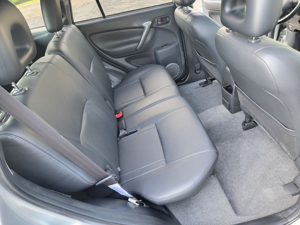 2005 Toyota Rav4 Image 32