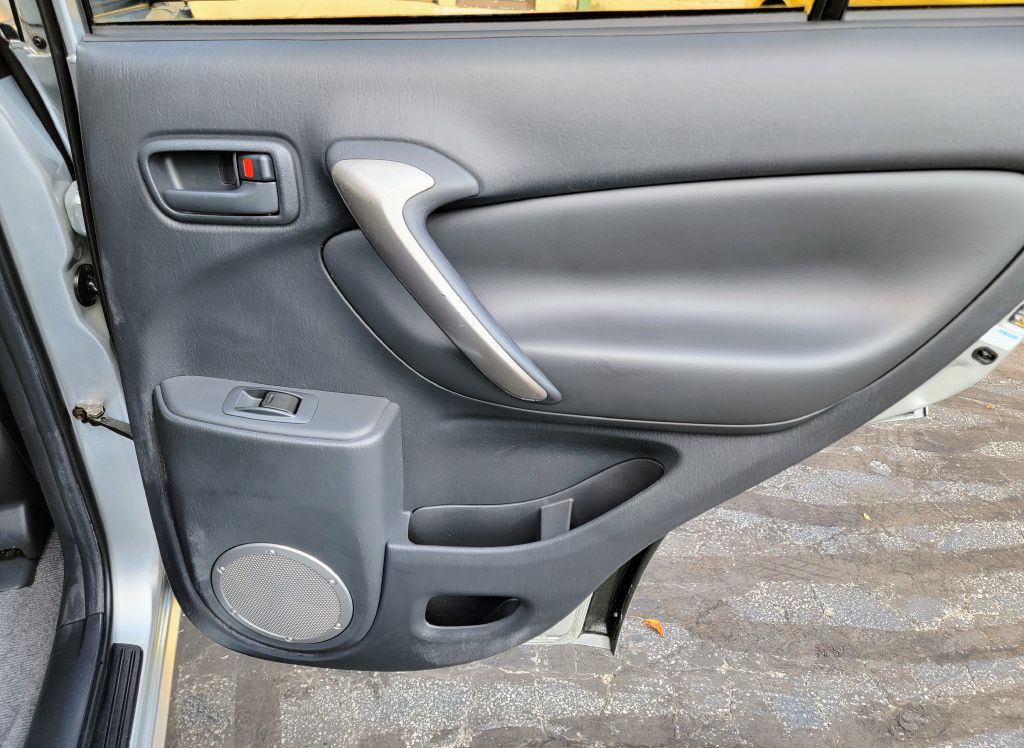 2005 Toyota Rav4 Image 36