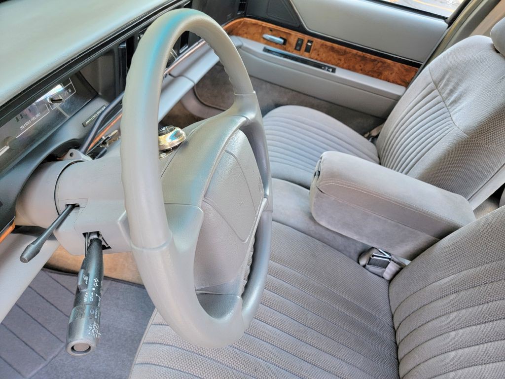 1994 Buick LeSabre Image 9